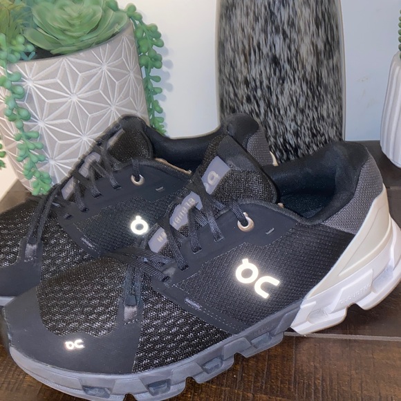 On Cloud Women’s Black, Gray & White Running Athletic Shoes Size 10.5 / Mens 9 - Picture 9 of 16